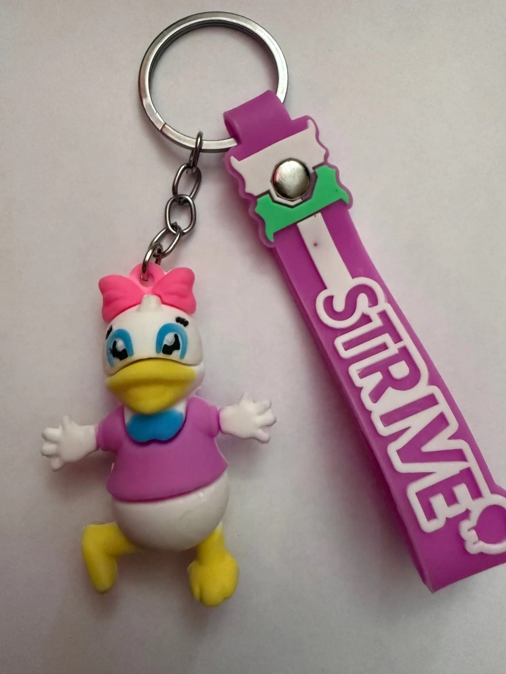 Daisy Duck keychain
SKU2577